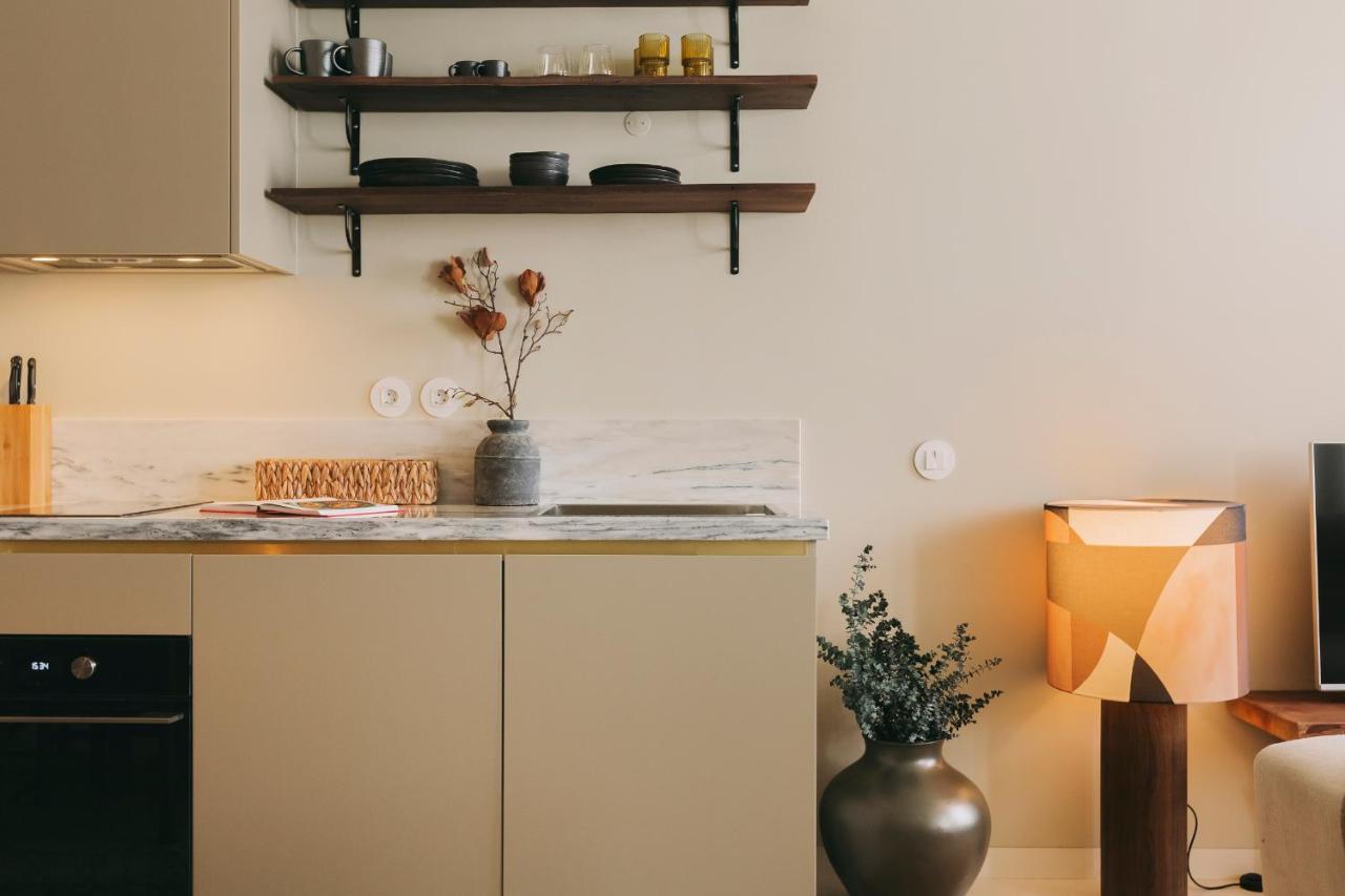 Village Aparthotel By Boa Porto Quarto foto A kitchen with a lamp
